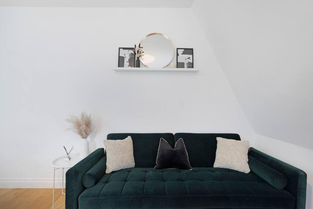 Roomy One Bed Loft Apartment Bishop's Stortford Bagian luar foto